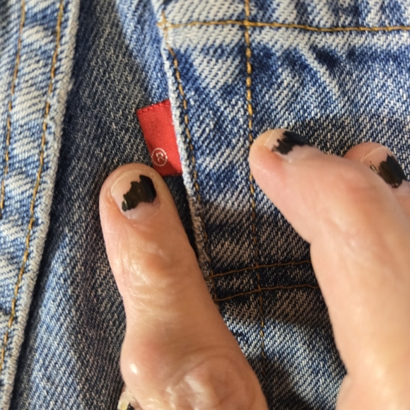 Levis 505 Cut Off Distressed Denim Jean Shorts - Picture 7 of 7